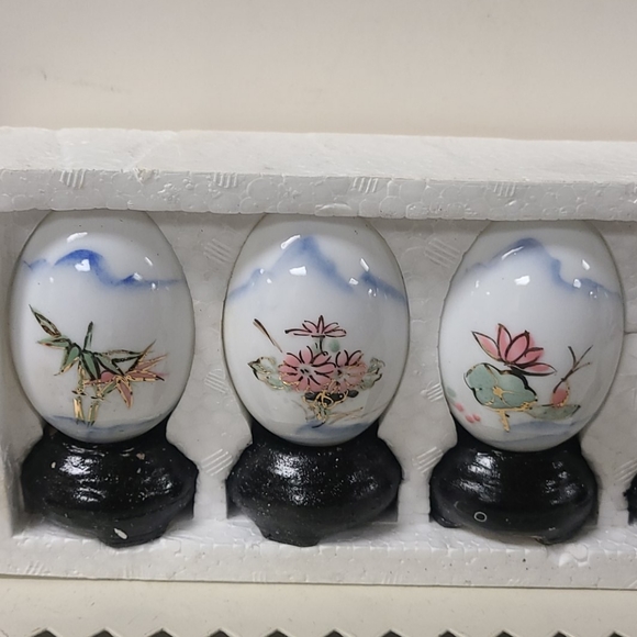 6 Vintage Handpainted ceramic floral eggs with - Picture 5 of 8